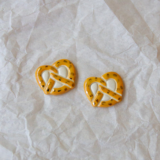 Pretzel Studs